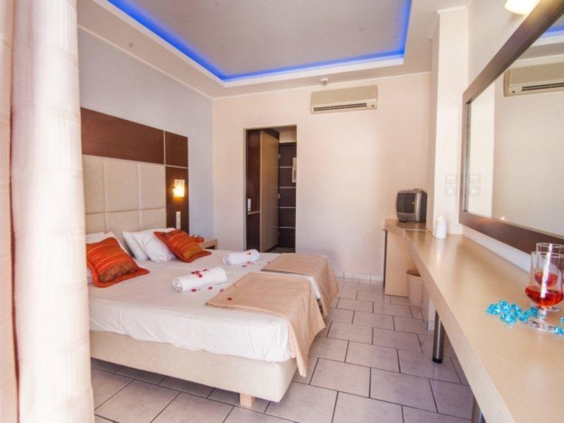 Esperia Hotel 3*